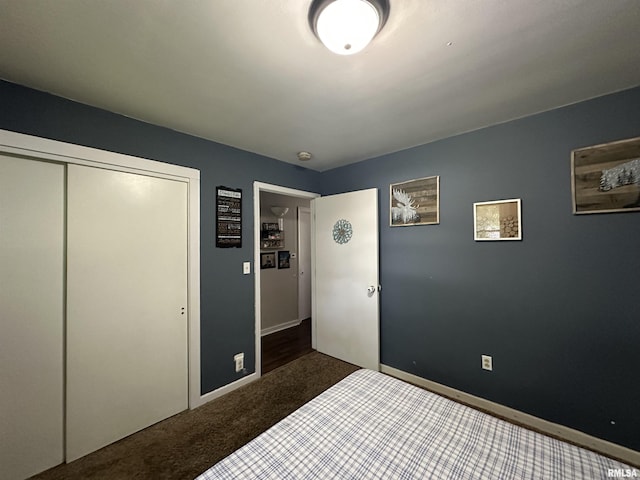 525 N St, Murphysboro, IL 62966 - carpeted bedroom with a closet and baseboards