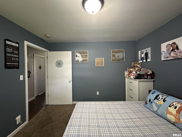 525 N St, Murphysboro, IL 62966 - carpeted bedroom featuring baseboards