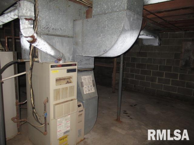 1117 E Ash St, Herrin, IL 62948 - photo 22