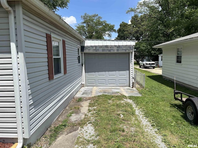 1026 E Noleman St, Centralia, IL 62801 - garage featuring driveway