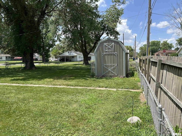 1026 E Noleman St, Centralia, IL 62801 - view of yard with a storage shed