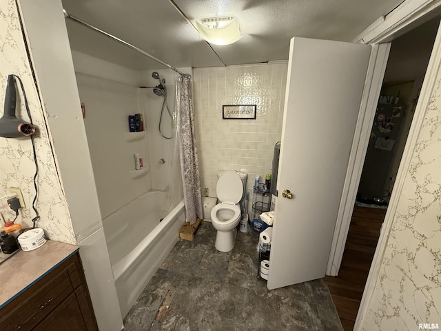 41 Cache Ave, Buncombe, IL 62912 - full bathroom featuring toilet and shower / bath combo with shower curtain