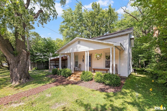 416 S Maple St, Salem, IL 62881 - view of front of property featuring a porch