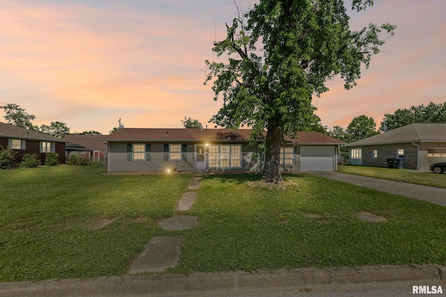 326 N Indiana St, Salem, IL 62881 - ranch-style house featuring driveway and a yard