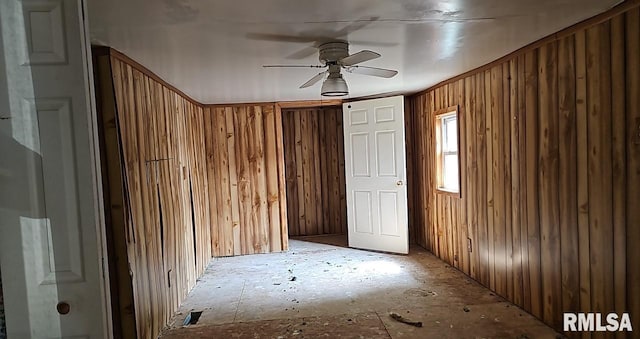 2130 Rains St, Murphysboro, IL 62966 - empty room with a ceiling fan