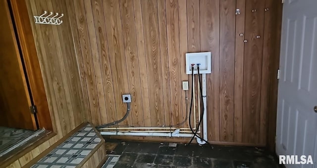 2130 Rains St, Murphysboro, IL 62966 - laundry view of wooden walls