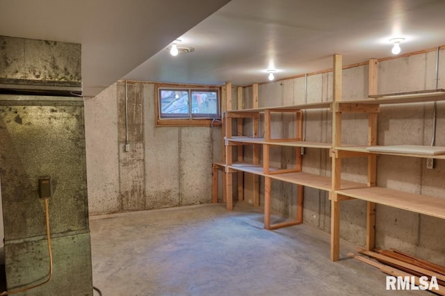 12299 Pebble Point Rd, Marion, IL 62959 - view of basement