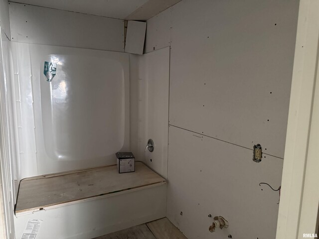 1420 W Cherry St, Herrin, IL 61948 - view of bathroom