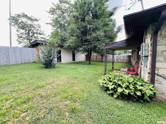 385 3rd St, Omaha, IL 62871 - view of fenced backyard