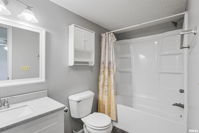 1130 W Webster St, Benton, IL 62812 - bathroom with a textured ceiling, vanity, and shower / tub combo