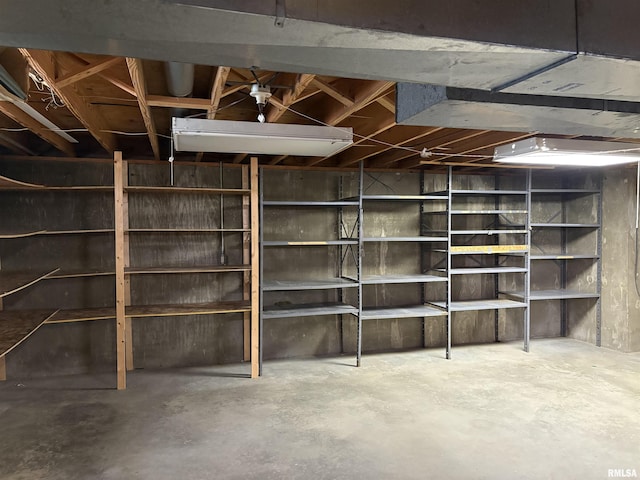 822 N 24th St, Murphysboro, IL 62966 - view of unfinished below grade area