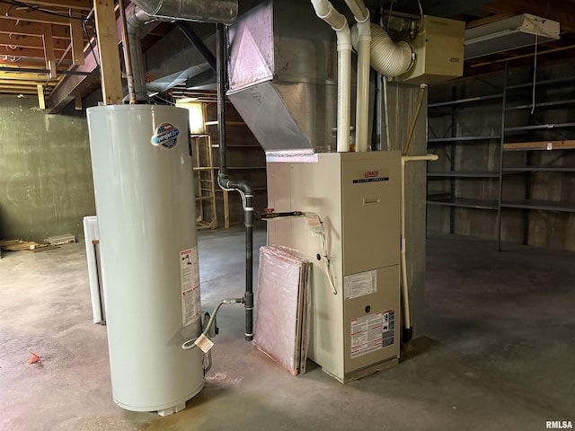 822 N 24th St, Murphysboro, IL 62966 - utilities featuring water heater