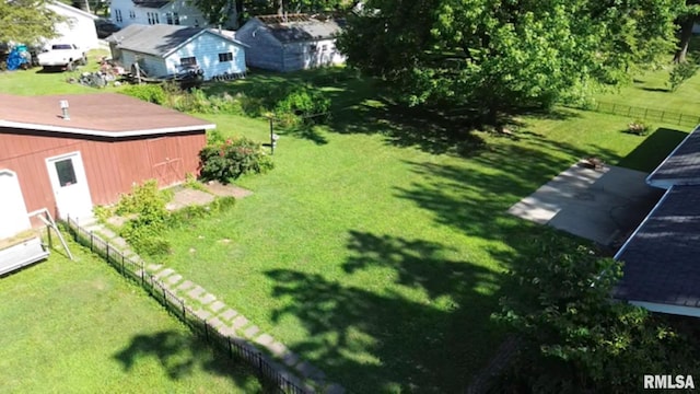 822 N 24th St, Murphysboro, IL 62966 - view of yard featuring a residential view