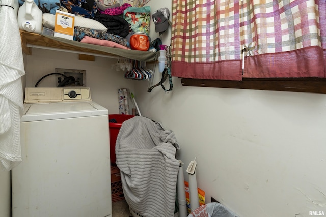 402 S Clay St, Sesser, IL 62884 - laundry area featuring washer / dryer