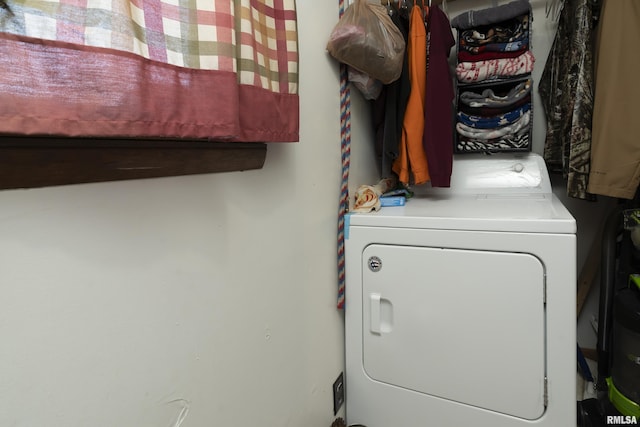402 S Clay St, Sesser, IL 62884 - laundry area with washer / clothes dryer