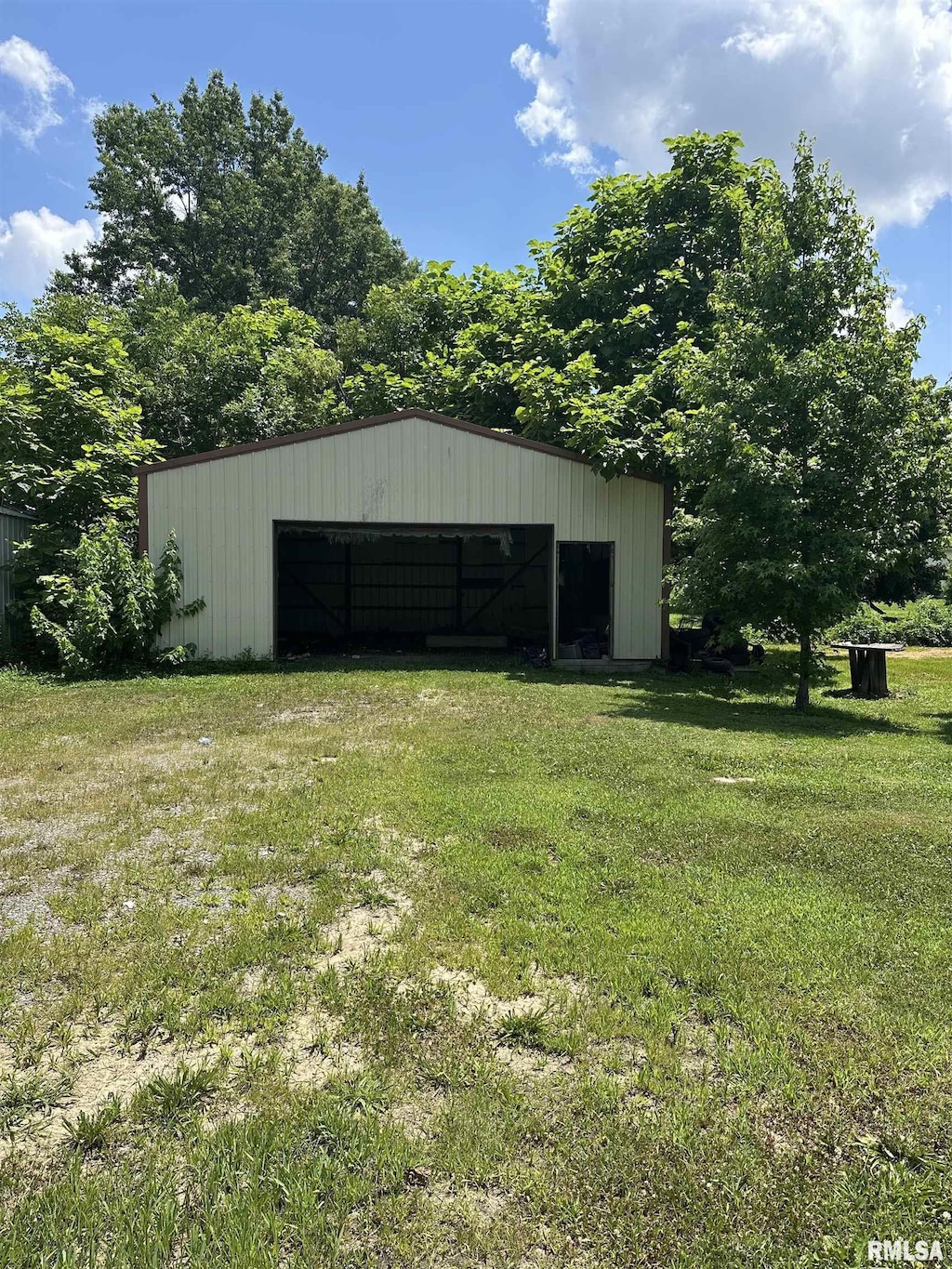 303 N Otis St, Marion, IL 62959
