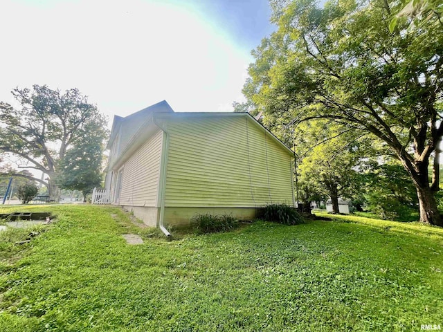 850 Joppa N Ave, Joppa, IL 62953 - view of home's exterior featuring a yard