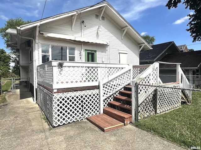 321 S Maple St, Centralia, IL 62801 - back of house featuring a deck and a gate