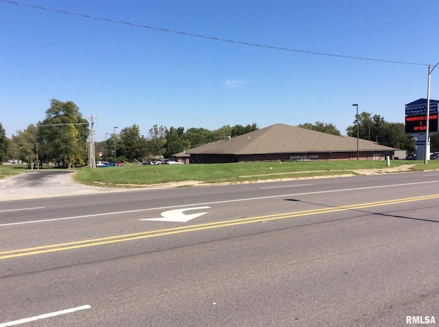 2906 Broadway, Mount Vernon, IL 62864 - photo 1