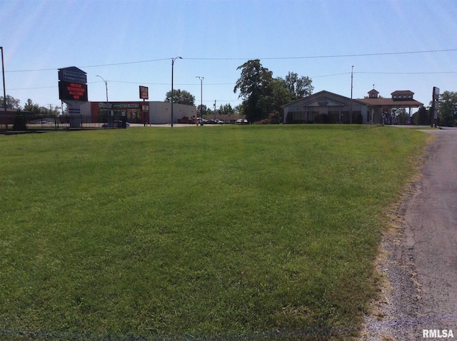 2906 Broadway, Mount Vernon, IL 62864 - photo 2