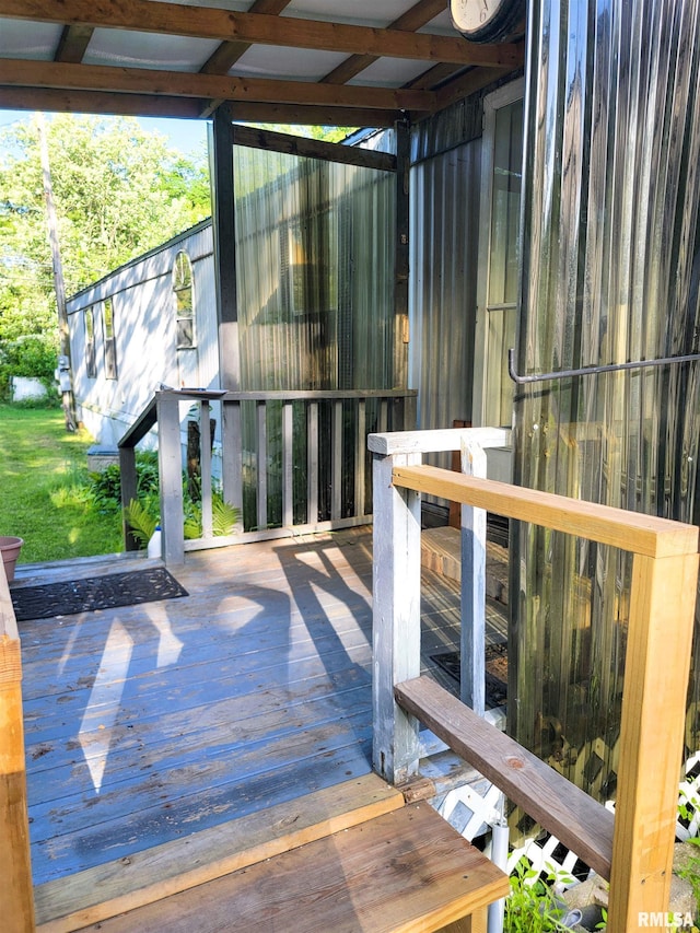 235 W 8th St, Flora, IL 62839 - view of wooden deck