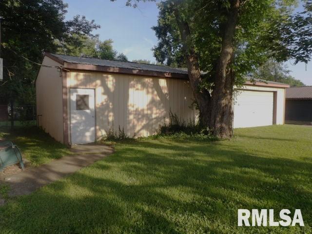 1509 E 4th St, West Frankfort, IL 62896 - photo 4