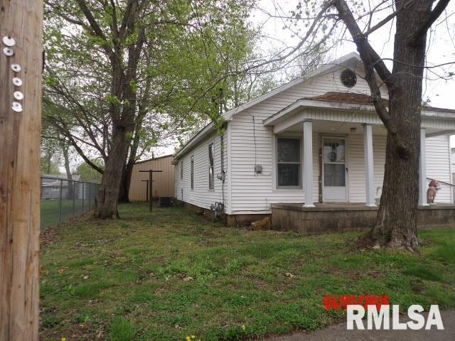 1509 E 4th St, West Frankfort, IL 62896 - photo 9