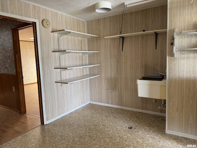 3100 Ava Rd, Murphysboro, IL 62994 - walk in closet featuring tile patterned floors and a sink