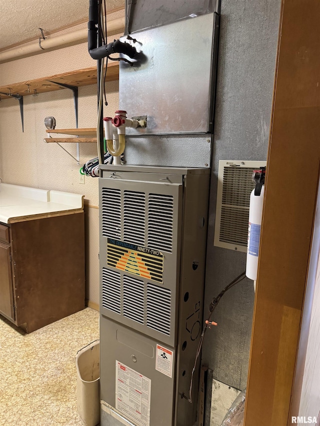 3100 Ava Rd, Murphysboro, IL 62994 - view of utility room