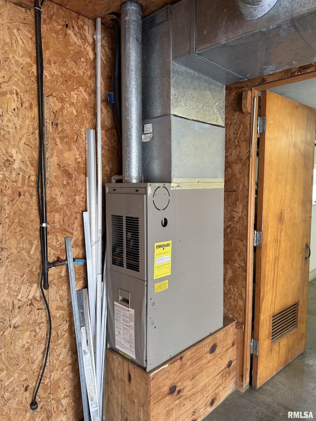 3100 Ava Rd, Murphysboro, IL 62994 - utility room featuring heating unit