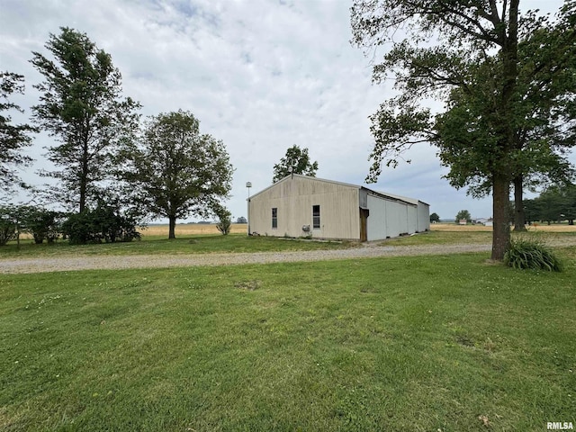 3100 Ava Rd, Murphysboro, IL 62994 - view of grassy yard featuring an outbuilding and an outdoor structure