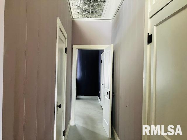6 S Division St, Duquoin, IL 62832 - hall with baseboards
