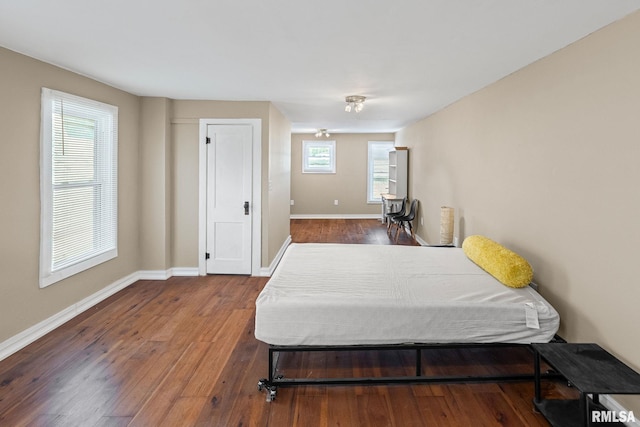 6 S Division St, Duquoin, IL 62832 - bedroom featuring wood finished floors and baseboards
