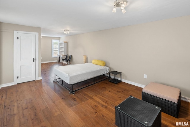6 S Division St, Duquoin, IL 62832 - bedroom featuring wood finished floors and baseboards