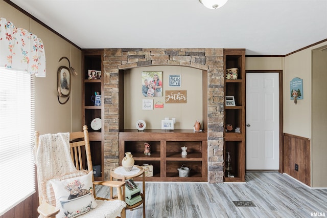 11149 Crenshaw Rd, Marion, IL 62922 - living area featuring crown molding, wood finished floors, and built in features