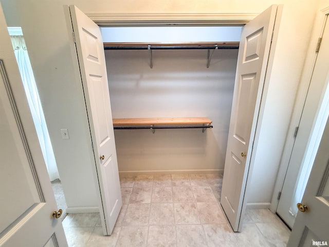202 Flora Ave, Flora, IL 62839 - view of closet