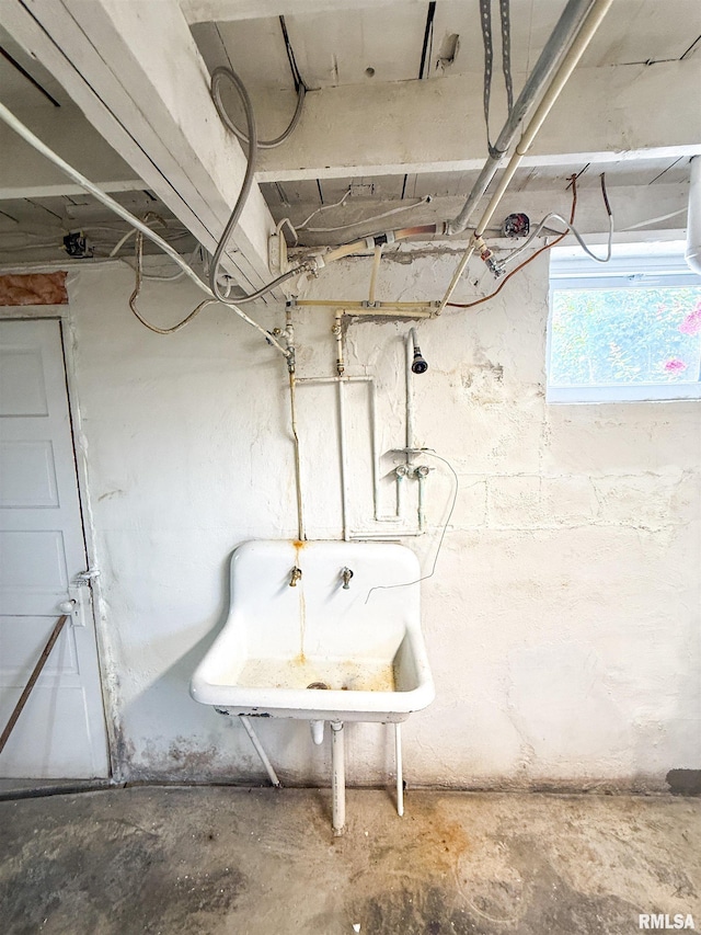 202 Flora Ave, Flora, IL 62839 - below grade area featuring a sink