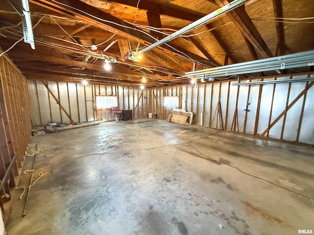 202 Flora Ave, Flora, IL 62839 - basement featuring a garage