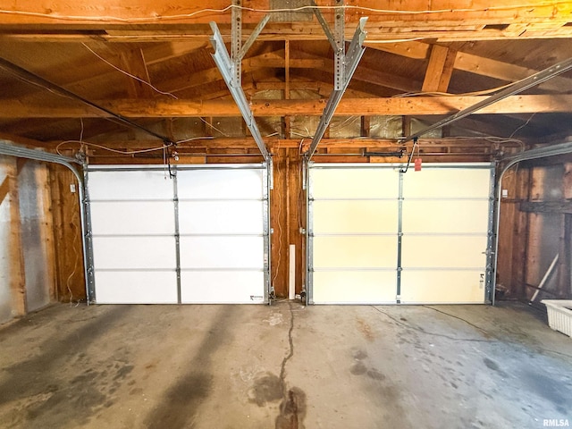 202 Flora Ave, Flora, IL 62839 - view of garage