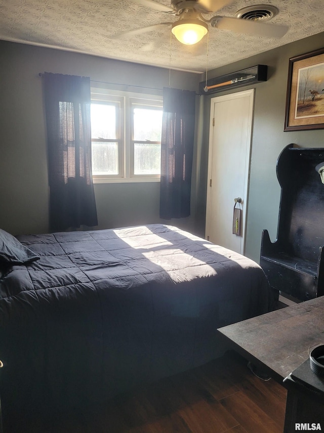 11968 E Goshen Meadows Rd, Mount Vernon, IL 62864 - bedroom featuring wood finished floors