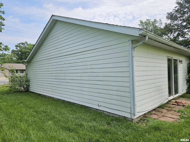 1605 E Pickett Ln, Marion, IL 62959 - view of side of property with a lawn