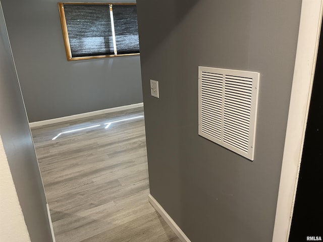 304 S Plover Dr, Carbondale, IL 62901 - detailed view of wood finished floors and baseboards