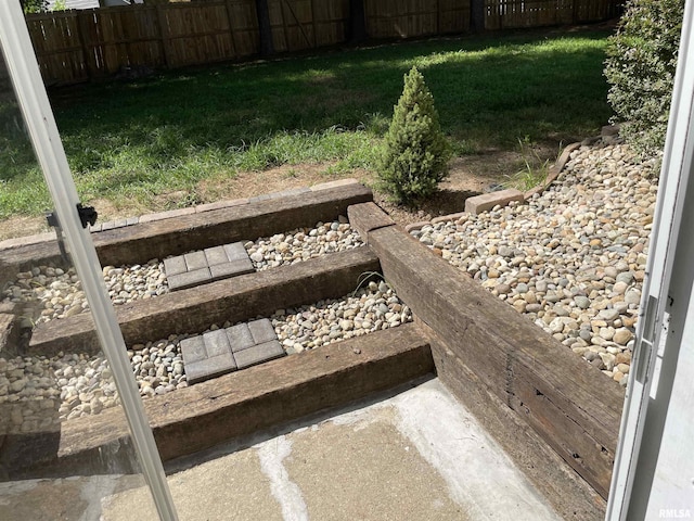 304 S Plover Dr, Carbondale, IL 62901 - view of yard