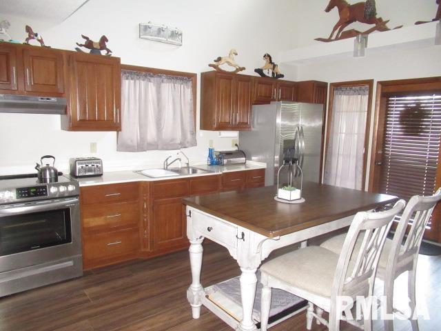 209 N 8th St, Herrin, IL 62948 - photo 16