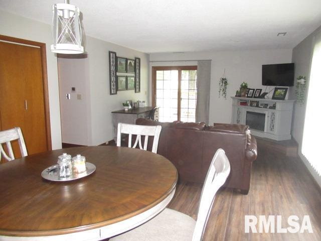 209 N 8th St, Herrin, IL 62948 - photo 20