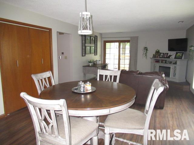 209 N 8th St, Herrin, IL 62948 - photo 21