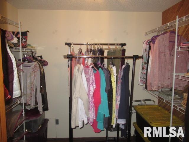 209 N 8th St, Herrin, IL 62948 - photo 26