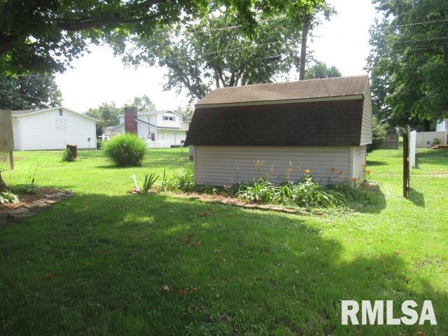 209 N 8th St, Herrin, IL 62948 - photo 37