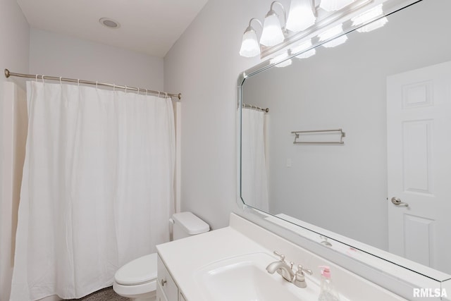 1506 Gleneagle Dr, Marion, IL 62959 - full bath with vanity and a shower with shower curtain