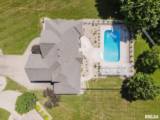 1506 Gleneagle Dr, Marion, IL 62959 - view of subject property with a pool area